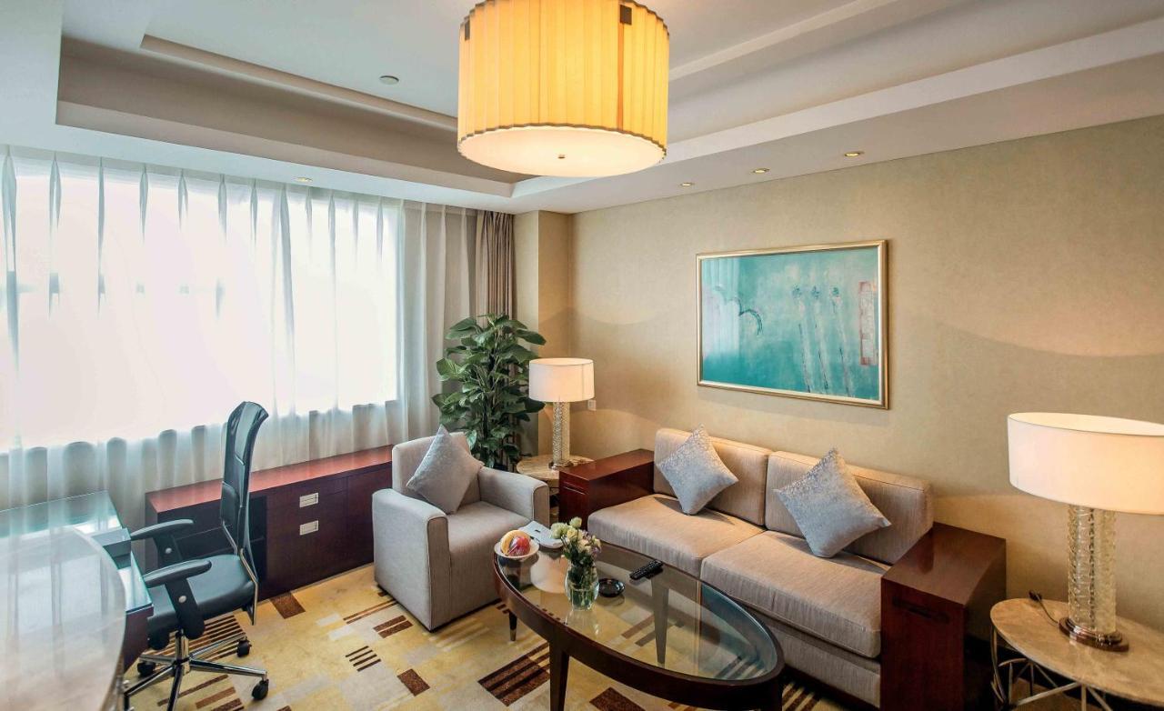 Sheraton Guiyang Hotel Bagian luar foto